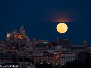 Luna de primavera, luna rosa