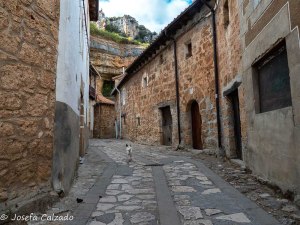 Una calle en Orbaneja del Castillo