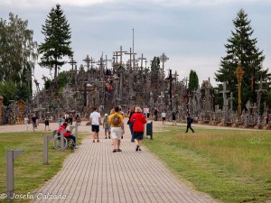 Llegada a la Colina de las Cruces