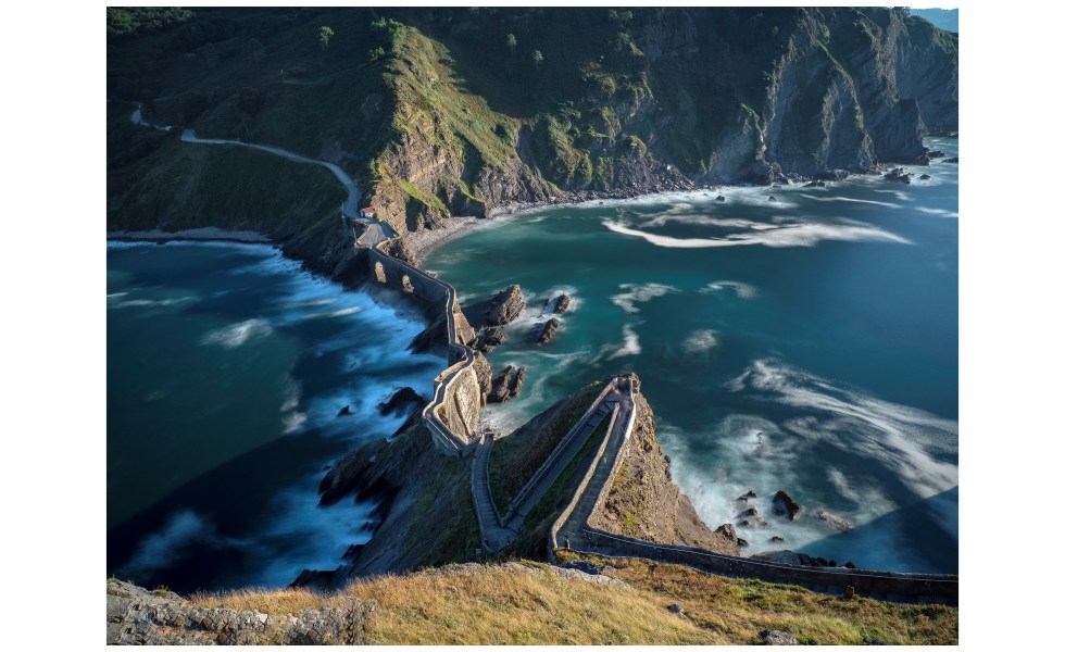 Mediodía en San Juan de Gaztelugatxe