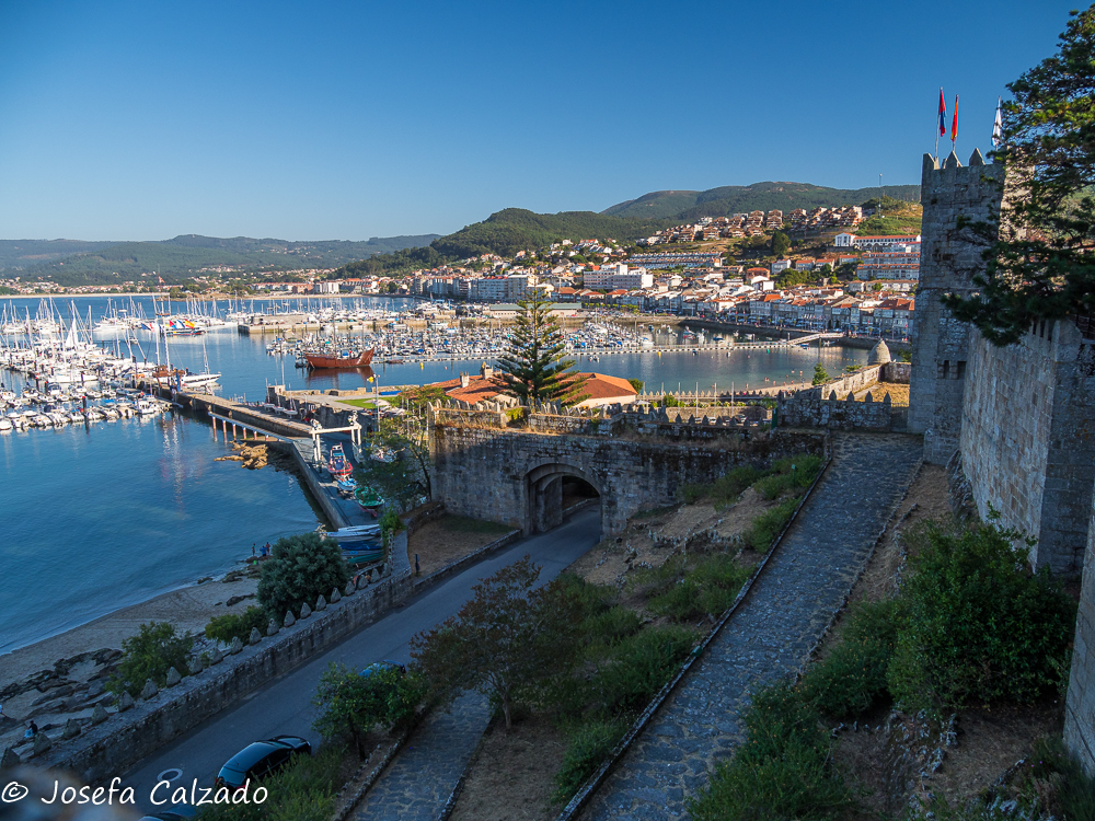 Panorámica y vista de la entrada a la fortaleza