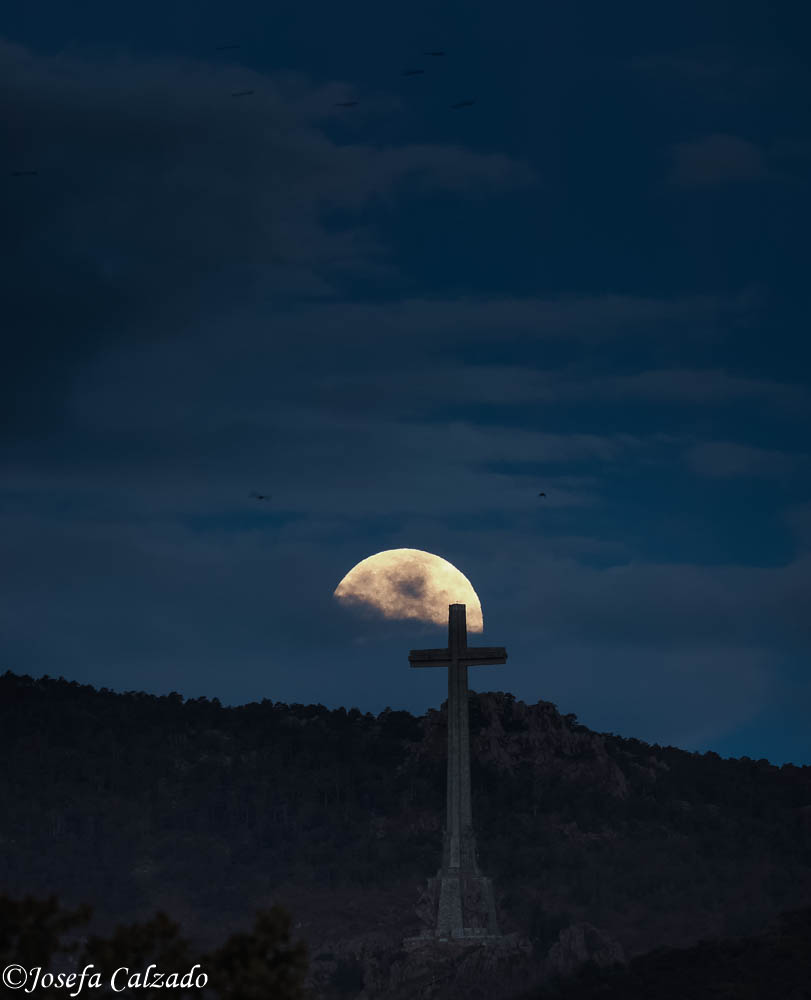 Superluna llena, luna rosa