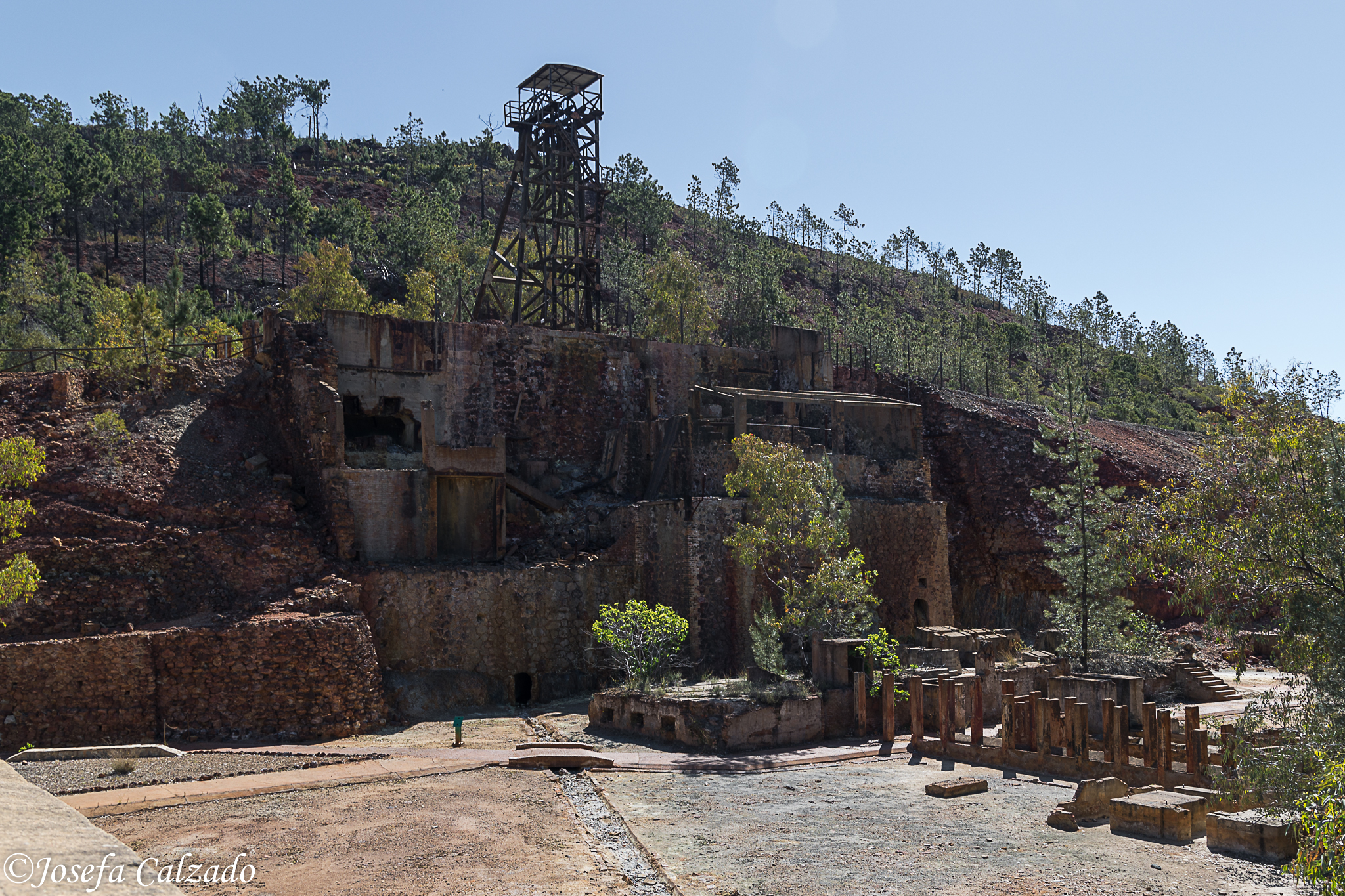 Malacate, casa de máquinas y Tolva