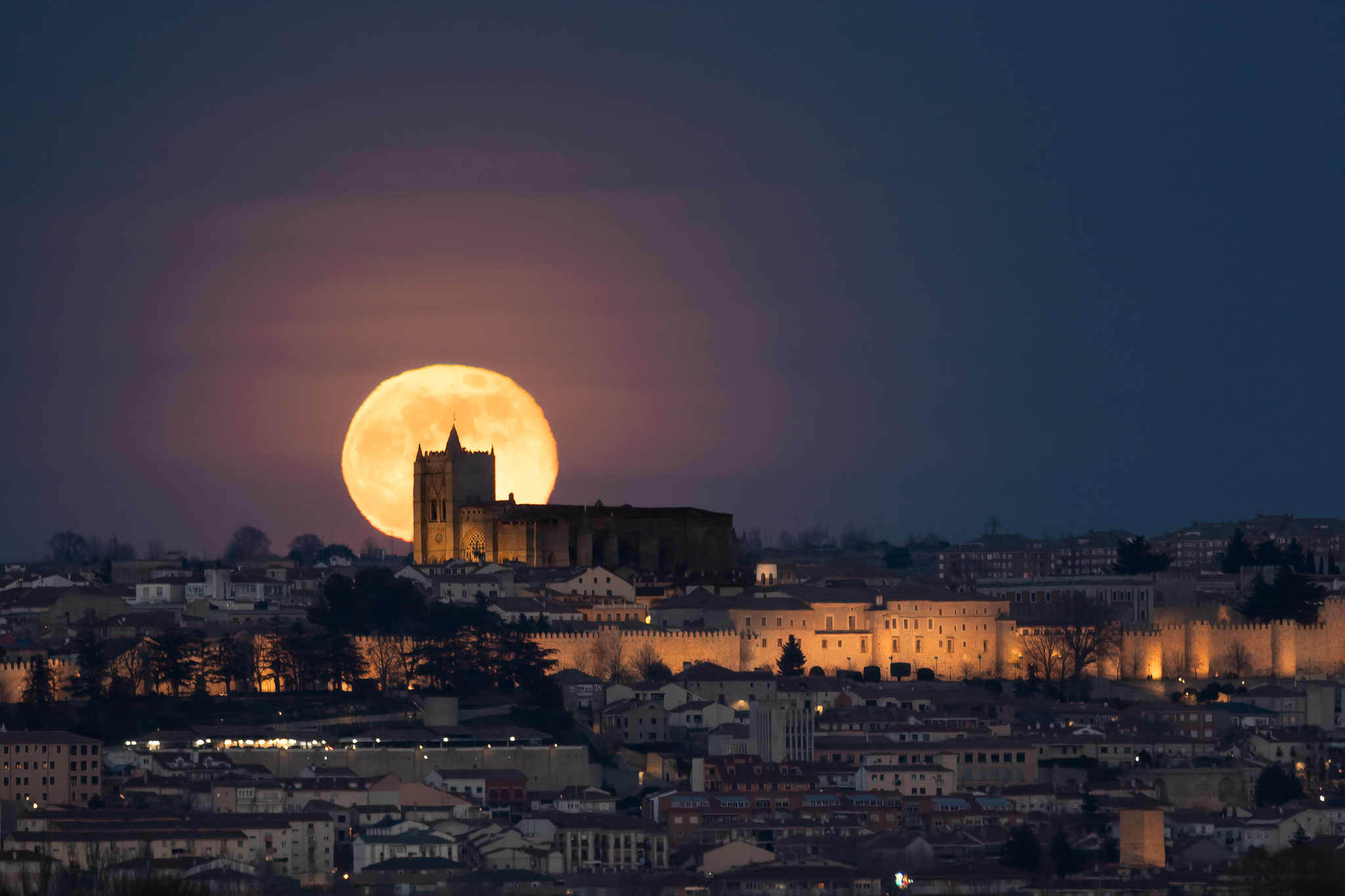 Luna llena de diciembre, luna fría o luna de nieve
